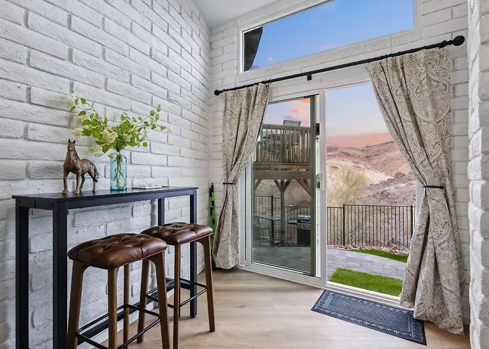 The Castle, A Luxury Compound Retreat Casa vacanze