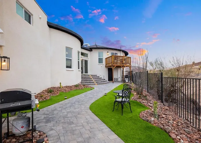 The Castle, A Luxury Compound Retreat * Lake Havasu City